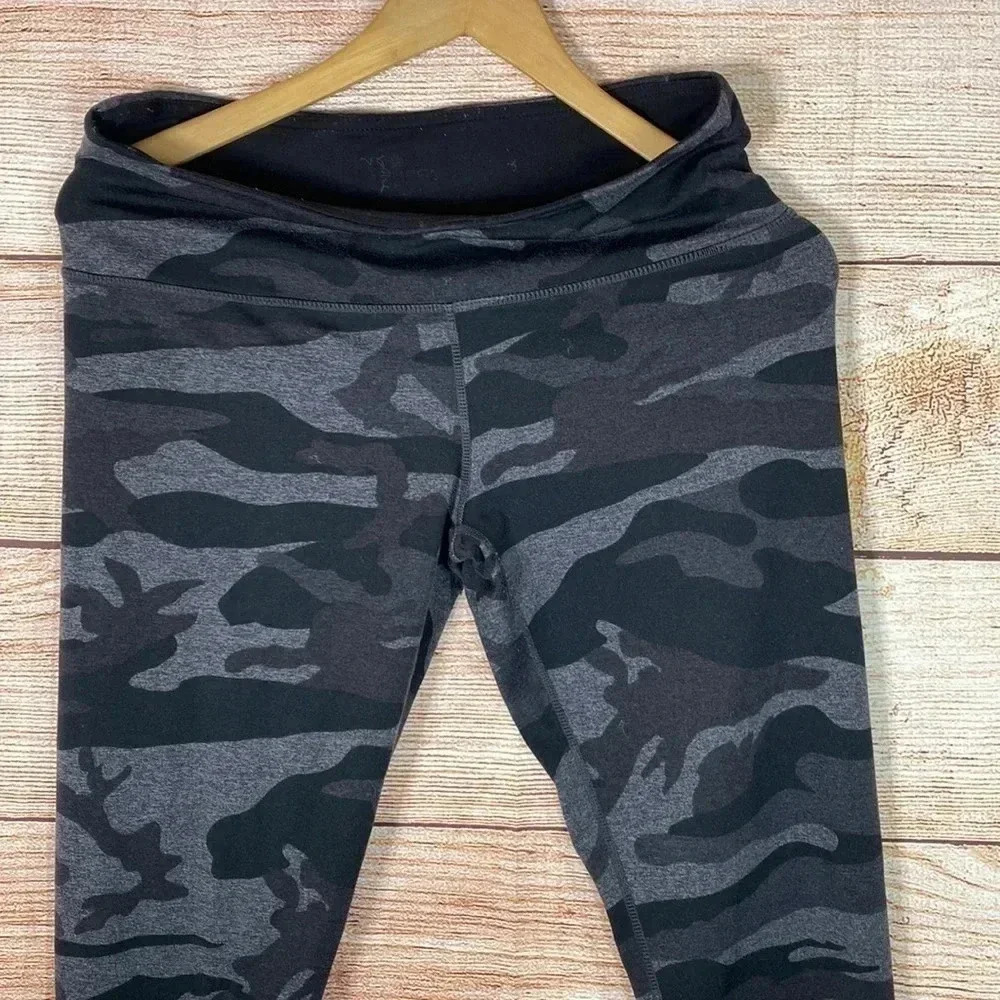 Tuff Athletics Women’s Camo Leggings Black Medium - Picture 2 of 7